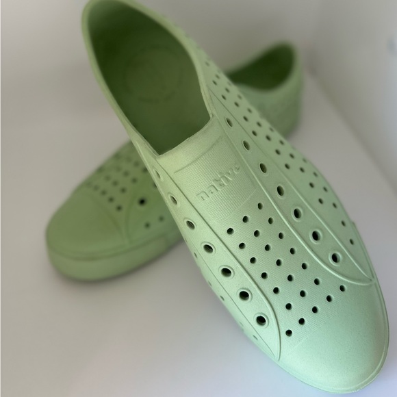 Native Shoes Men’s 11 Jefferson Bloom Celtuse Green Light Foam Sneakers - Picture 3 of 9